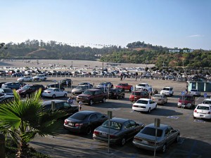 Her er bare en liten del av parkeringsplassen utenfor Dodgers Stadium.